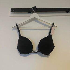 NEW Victorias Secret Plunge Bra